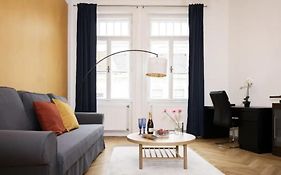 Calm 60M2 Flat Close To Center - Free Parking
